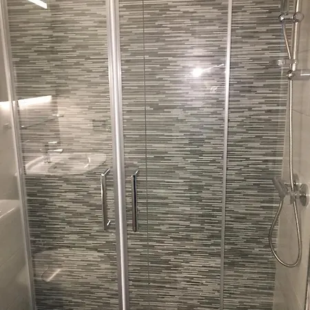 Apolo 7 2 Bed Apart Apartment *